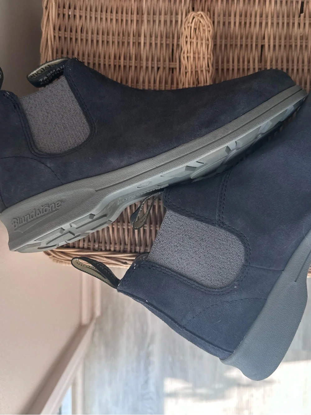Blundstone Chelsea Boots in Navy